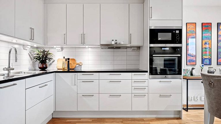 IKEA kitchen upgrade with smooth white replacement doors UN4003